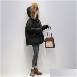 Piumino da donna Parka caldo addensato sciolto giacca invernale da donna corta collo di pelliccia con cappuccio cappotto di cotone coreano femminile consegna di base di base Appare Dhsyd