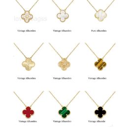 Pendant Necklaces 2024 Brand Clover Necklace Fashion Charm Single Flower 15mm Cleef Luxury Diamond Agate 18k Gold Designer for Women