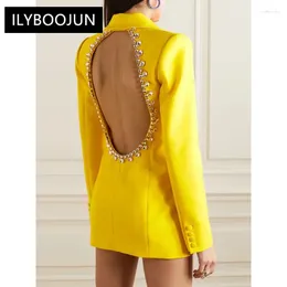 Women's Suits Yellow Backless Diamond Blazer Dress 2024 Fashionable Personalized Open Back Bead Studded Mid Length Suit Coat Jacket Women