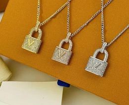 Fashion classic titanium steel lock necklace for ladies gold and silver alphabet gift for girlfriend weddings set with diamond luxury designer jewelry does not fade