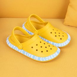 Neueste Mode Hausschuhe Slides Schuhe Gummi Sandalen Frauen Skateboard Gehen Weicher Boden Leicht Großhandel Rabatt Atmungsaktiv Größe 36-44