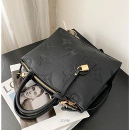 2024 Women Luxury Designer Brand Bag Casual PU Leather Handbags Engraved Logo Lock Shoulder Bags Versatile Portable Cross Body Shoppingbag