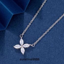 Pendant Necklaces Sterling silver womens four-leaf clover horse eye Seik0 fashion light luxury niche high-end collarbone necklace