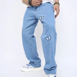 Pantaloni jeans dritti larghi alla moda con ricamo a farfalla da uomo Pantaloni casual in denim di cotone maschile 240325
