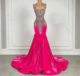 Luxury Rhinestones Dark Pink Mermaid Prom Dress for Black Girls Elegant Long Beaded Crystal Velvet Evening Birthday Party Gowns Robe De Soiree