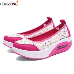 Walking Shoes 2024 Spring Women Slip-on Lightweight Shake Mesh Brethable Platform Sneakers Sandals Ladies
