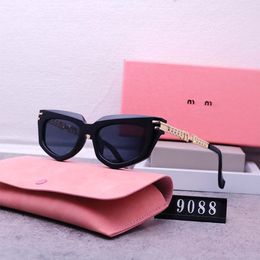 Womens Cat Eye Sunglasses Designer Sunglasses for Women Luxury Letters Glasses Metal Chain Design Sun Glass Goggle Outdoor Driving Eyeglasses