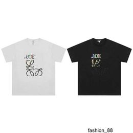 Designer Korrekte Version von Lo Yiwei 2024 farbig bedruckte, bestickte, lässige Kurzarm-T-Shirts für Männer und Frauen VOJ3