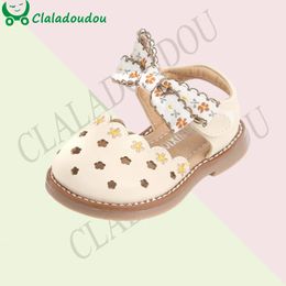 Claladoudou Infant Girls Sandals Closed Toe Cute Bowtieknot Toddler Princess Summer Dress Shoes Embroidered Hollow Baby Walker 240329