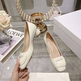 High Definition Socialite Temperament High for Women in Spring 2024, New Versatile Professional Leather Thick Heels and Shallow Cut Commuting Shoes