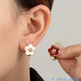 Seiko Edition Top Brand Vancefe Earrings Fashionable Small Fragrant Double Sided Plum Blossom Ear Clip Elegant Design for Designer Brand Logo Engrave Earring