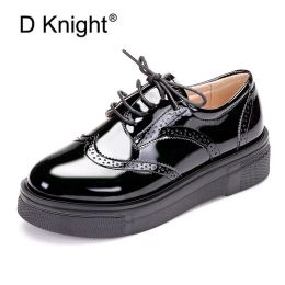 Oxfords British Patent Leather Oxford Shoes For Woman Carved Soft Bottom Flat Platform Women's Brogues Shoes Big Size 3343 Creeper Lady