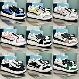 Female Designer 2023SS Cute Cookie Shoes Panda Board Shoes Color Matching Thick Sole Casual Board Shoes Womens Panda Sneakers Size 35-42
