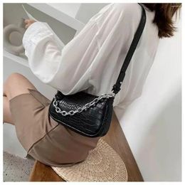 Shoulder Bags 2024 Fashion Bag Womens Messenger Crossbody Vintage Alligator Baguette Shape Luxury Leather Handbag