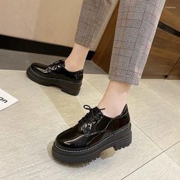 Dress Shoes 2024 Spring Retro Student Thick Sole Loose Cake Bottom Soft Girl Lace-up Patent Leather Small British Style