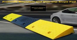 Portable Lightweight Plastic Curb Ramps 2PC Heavy Duty Plastic Threshold Ramp Kit Set For Driveway Sidewalk Car Truck Ramp Kit17615813