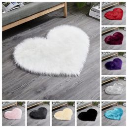 Carpets Rug Mat Strong Water Absorption Soft Texture Love Heart Shape Floor Non-slip Acrylic Fluffy Carpet Plush Mats Household Use