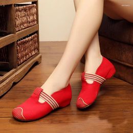 Casual Shoes 2024 Summer Comfortable Soft Soled Cloth High Quality Outdoor Leisure Breathable Deodorant Massage Dance