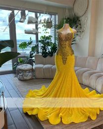 Glitter Diamonds Long Yellow Prom For Black Girls 2024 Halter Beaded Crystal Rhinestones Sequins Gown Birthday Party Dress