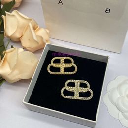 jewelry bb earring letter B full diamond brooch for womens light luxury small fragrance feeling versatile pearl brooch