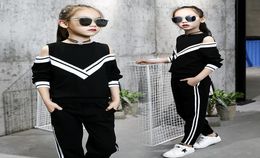 2019 Fashion Big Girls Sports Suits Off Shoulder Black White Clothing Set for Teenage Spring Autumn Tracksuit Kids Sportswear SH14513621