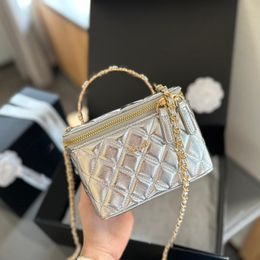 Camellia Handle Makeup Bag Stylish Women Shoulder Bag Patent Leather Leather Diamond Gingham Gold Hardware Metal C Buckle Matelasse Chain Crossbody Bag Mirror 18cm