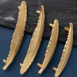 Brass Creative Feather Shape Furniture Handles Gold Cabinet and Drawer Handles Dresser Door Knobs Pulls Furniture Hardware