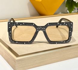 Square Sunglasses Crystal Studed Black Yellow Men Women Summer Sunnies Gafas de sol Designer Sunglasses Shades Occhiali da sole UV400 Protection Eyewear