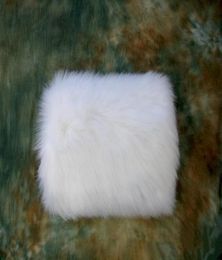 High Quality Faux Fur Winter Hand Muff Ivory White Colour Cheap Warm Bridal Handwarmers Wedding Gloves3752552