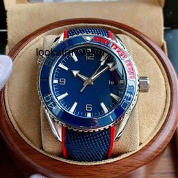 Mens watch RLX Dial Designer Watches Luxury Blue Watch Mens Watches Ocean Style 42mm Master 8900 Automatic Sapphire Glass Classic Model Folding F43S