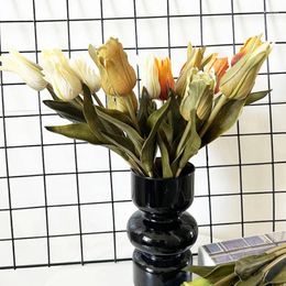 Decorative Flowers Simulated Tulip Retro Letter Fake Flower 5 Heads Wedding Handheld Bouquet Bedroom Arrangement Shooting Props Home Decor