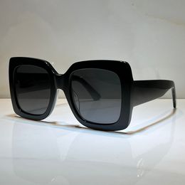 Summer Sunglasses For Men and Women square style 0083 Anti-Ultraviolet Retro Plate Full Frame fashion Eyeglasses Random