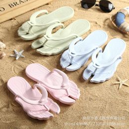 Casual Shoes Portable Summer Beach Anti Slippery Flip Flops Lovers Foldable Travel Slippers Women Outdoor Sandals Men