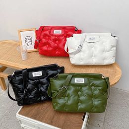 Totes designer para baixo acolchoado bolsa de ombro feminino luxo couro do plutônio sólida bolsa mulher moda simples acolchoado fofo inverno crossbody saco