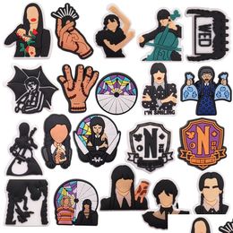 Shoe Parts & Accessories Moq 20Pcs Pvc Cartoon Woman Hand Wed Charms Buckle Clog Buttons Pins Wristband Bracelet Decoration Kids Teen Dh1Sk