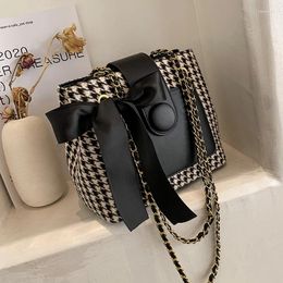 Shoulder Bags Niche Design Handbags Fall/winter Fashion Chain Messenger Bucket Bag Underarm Dual-use Width: 23cm