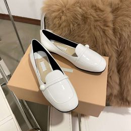 2024 Autumn Fashion New French Marilyn Academy Style Flat Bottom Round Head Small Leather Women's Single Lefu Shoes