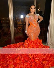 Ankomst 2024orange Ny sjöjungfru Evening Dressesmesh Sleeve Crystal Beading African Formal Prom Party Ruffle Bottom Robes