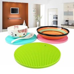 Table Mats Silicone Insulation Mat Non-slip Honeycomb Heat Resistant Placemat Tray Spoon Pad Drink Glass Cushion Kitchen Tool 1pcs