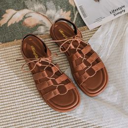 Women's Cross Band Muffin Flat Bottomed Women's Shoes 2024 Summer Popular Outerwear College Style Thick Bottomed Beach Sandals 35-43