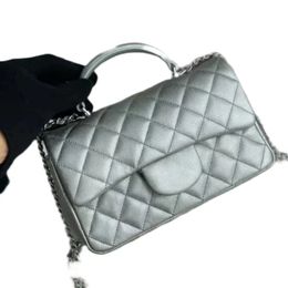 Modedesigner kvinnor mini kedja påse kaviar läder original hårdvara kedja diamant check flip väska casual allt hand crossbody väska