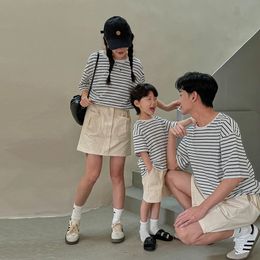 Summer Family Clothes Mom and Girl Tops Skirts Two Piece Sets Korean Style Dad Son Matching T Shirts Shorts Outfit Kids Clothing 240323