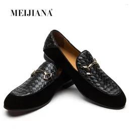 Dress Shoes Men Velvet Loafers Nightclub Classic Fashion Metal Buckle Casual Moccasins Wedding Party Shoe