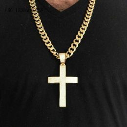 USA Popular Jewellery Iced 7Ct Moissanite Huge Sier/ 14K Yellow Gold Men's Cross Pendant Pass Diamond Test