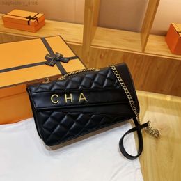 Female Handbag Designers Are Hot Sellers of New Branded Women's Bags Summer Small Square Bag Womens Large Capacity New Trendy and Fashionable Chain Shoulder Colour