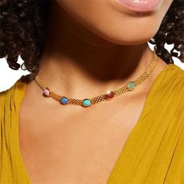 Pendant Necklaces French High-End Metal Inlaid Multicoloured Collarbone Chain Light Luxury Wide Necklace Women Charm Jewellery Accessories Q240402