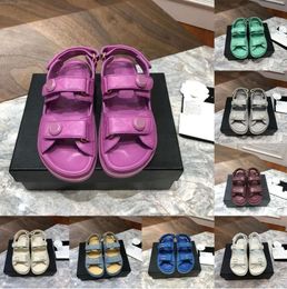 2024 sandali firmati Scarpe papà Moda Sandalo da donna Pantofole piatte di alta qualità Sandali da spiaggia Sandali casual all'aperto estivi Pantofola di marca di lusso 1102ess
