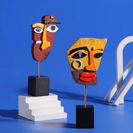European Abstract Facial Coloured Twisted Sculpture Modern Art Standing Figurines Statues for Living Room Decoration Coffee House 240318
