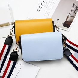 Shoulder Bags Spring 2024 Fashion Women's Bag Wide Strap Messenger Small Simple Square