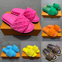 2024 Latest Designer Pool Pillow Sandals Couples Men Women Summer Flat Shoes Fashion Beach Slippers Slides Classic Prints Designer Slides For Women Leather Slipper